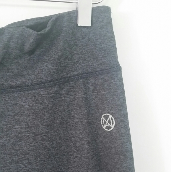 ARDENE Capri Work Out Pants Grey - Picture 3 of 11